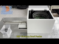 Op maat gemaakte vibratiebakvoeder assemblage voeding systeem stabiele snelheid delen voeder